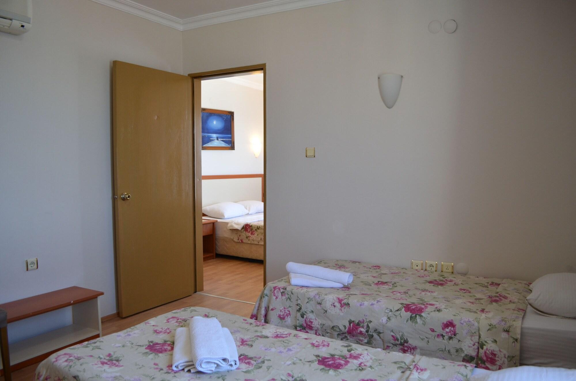 Grand Milano Hotel Ayvalik Exterior photo