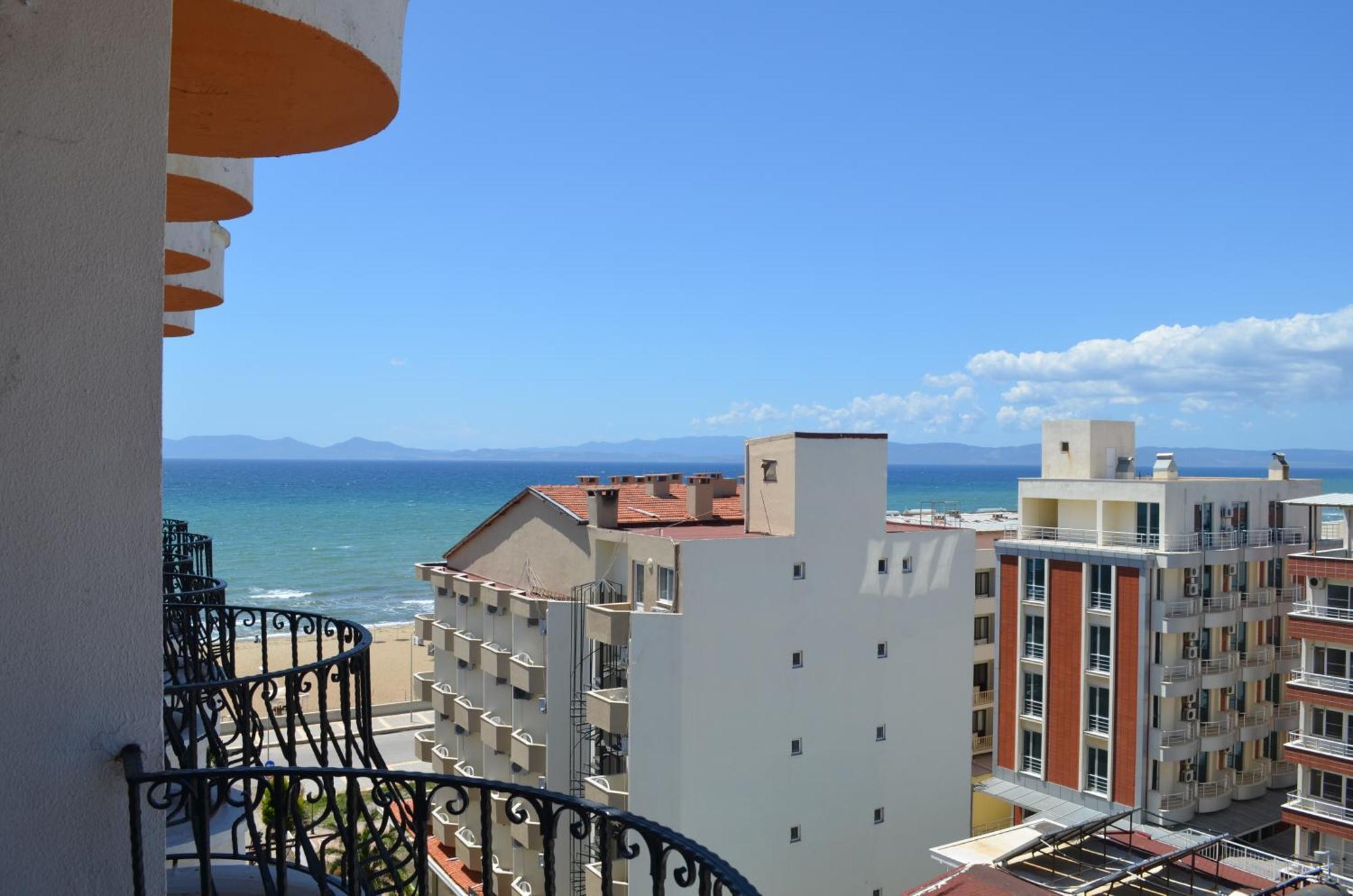 Grand Milano Hotel Ayvalik Exterior photo