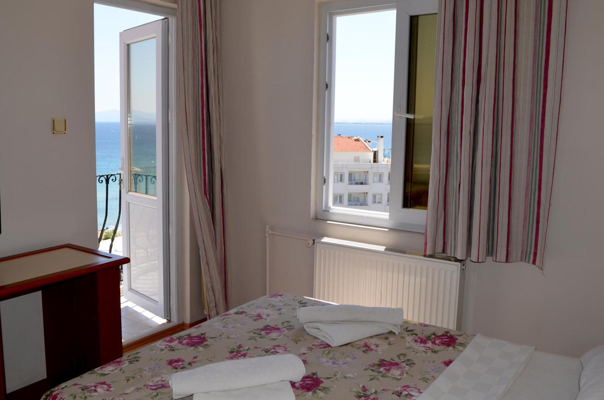 Grand Milano Hotel Ayvalik Room photo