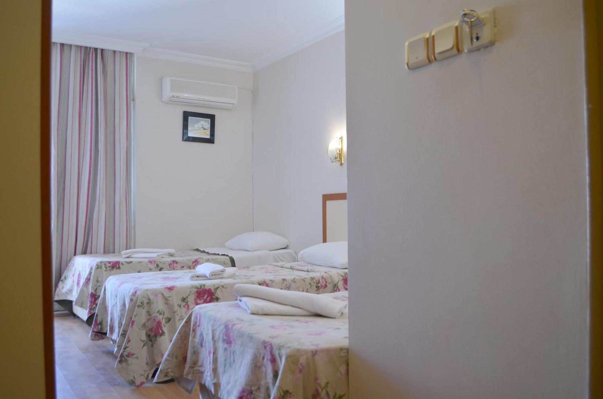 Grand Milano Hotel Ayvalik Room photo