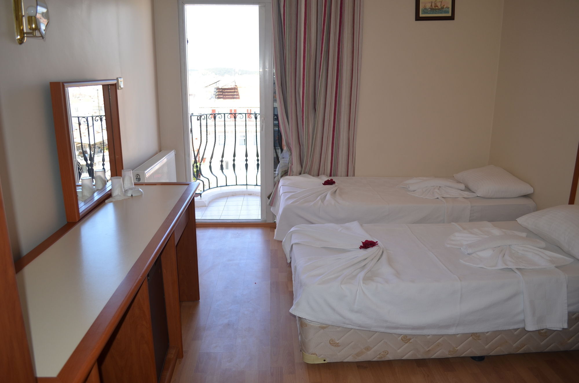 Grand Milano Hotel Ayvalik Exterior photo